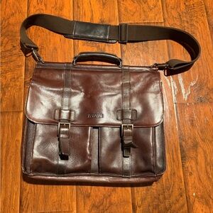 Kenneth Cole Reaction Leather Messenger Bag